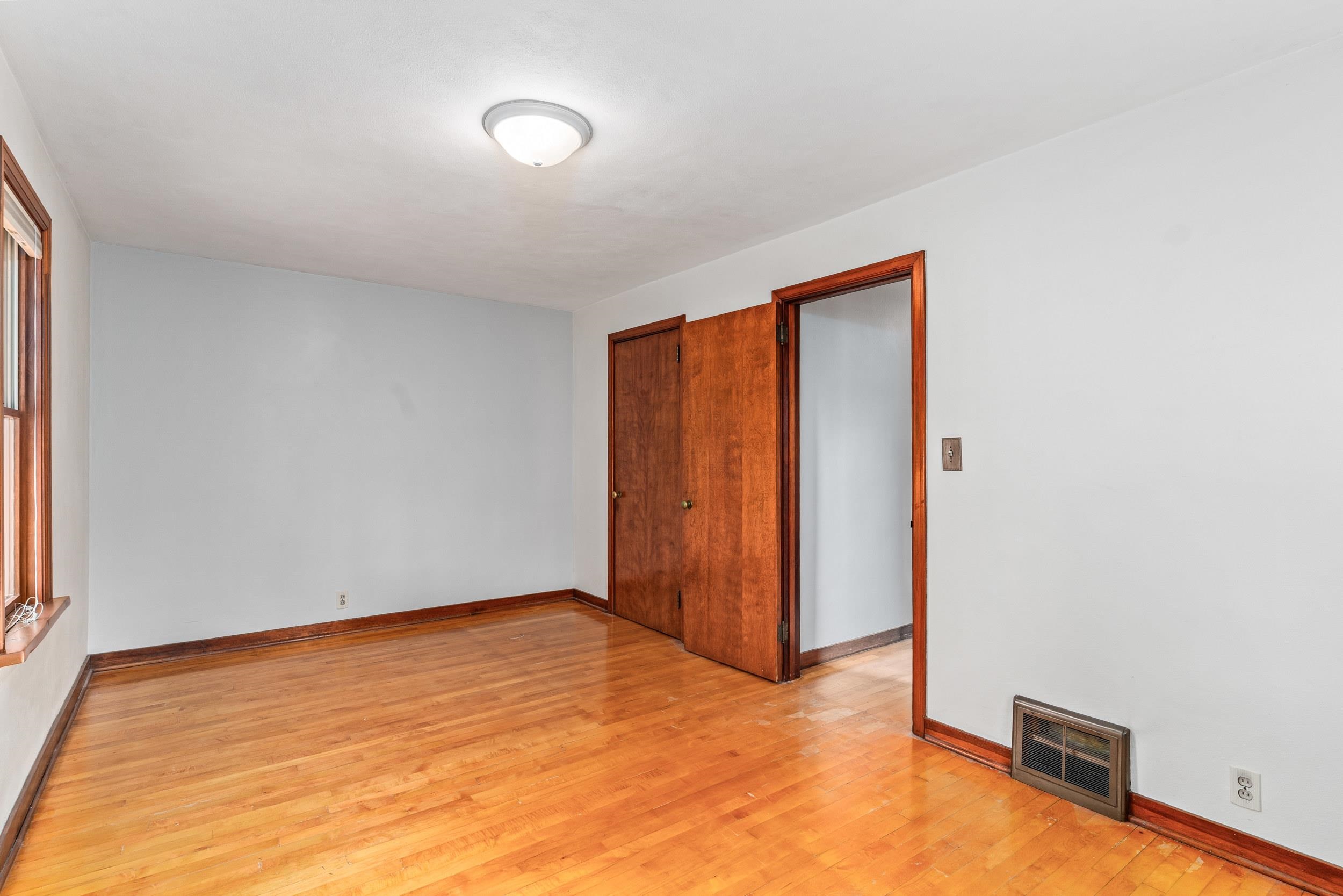 2007 North Division Street Appleton, WI 54911 - Photo 12 of 15