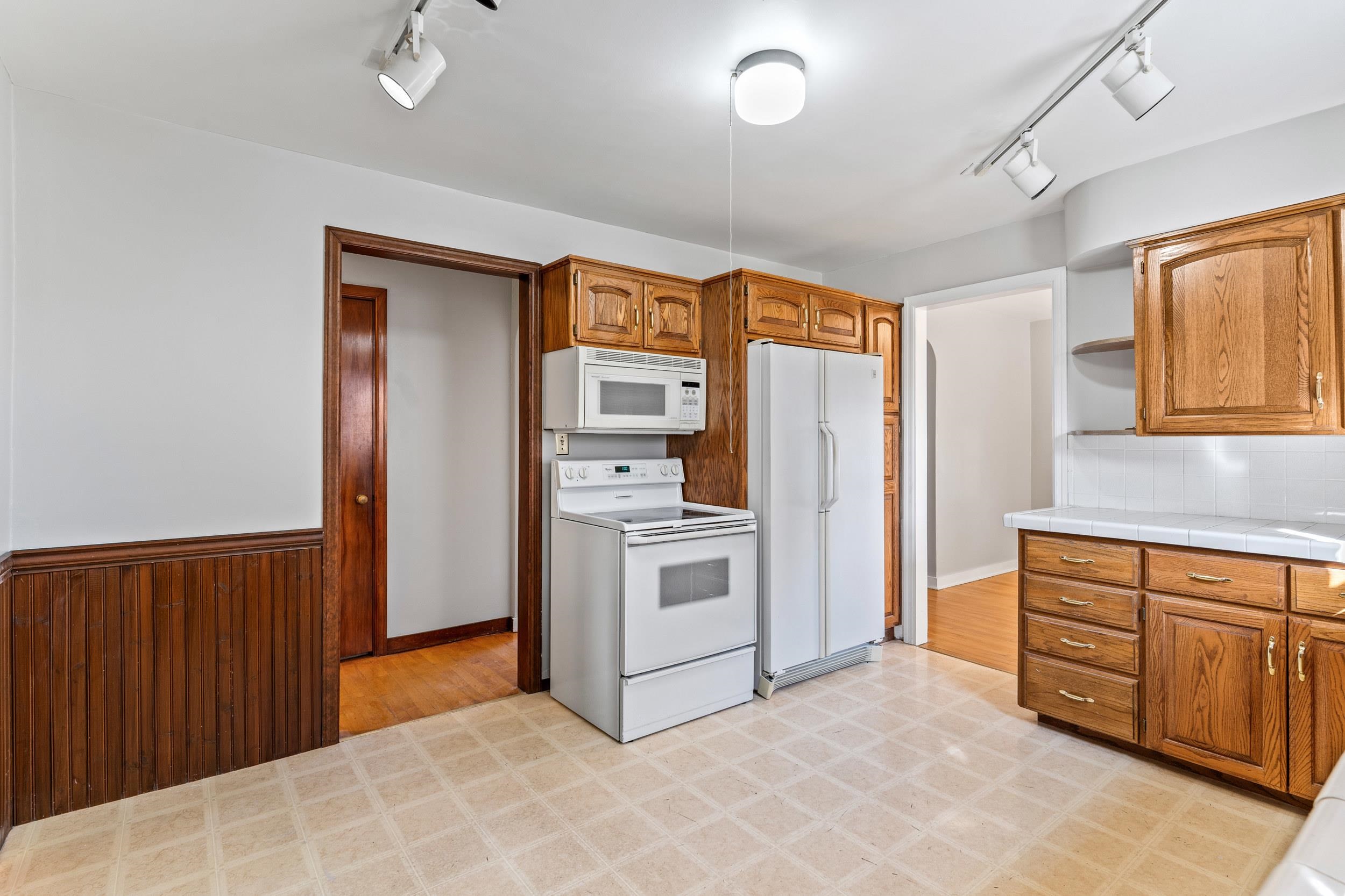 2007 North Division Street Appleton, WI 54911 - Photo 5 of 15