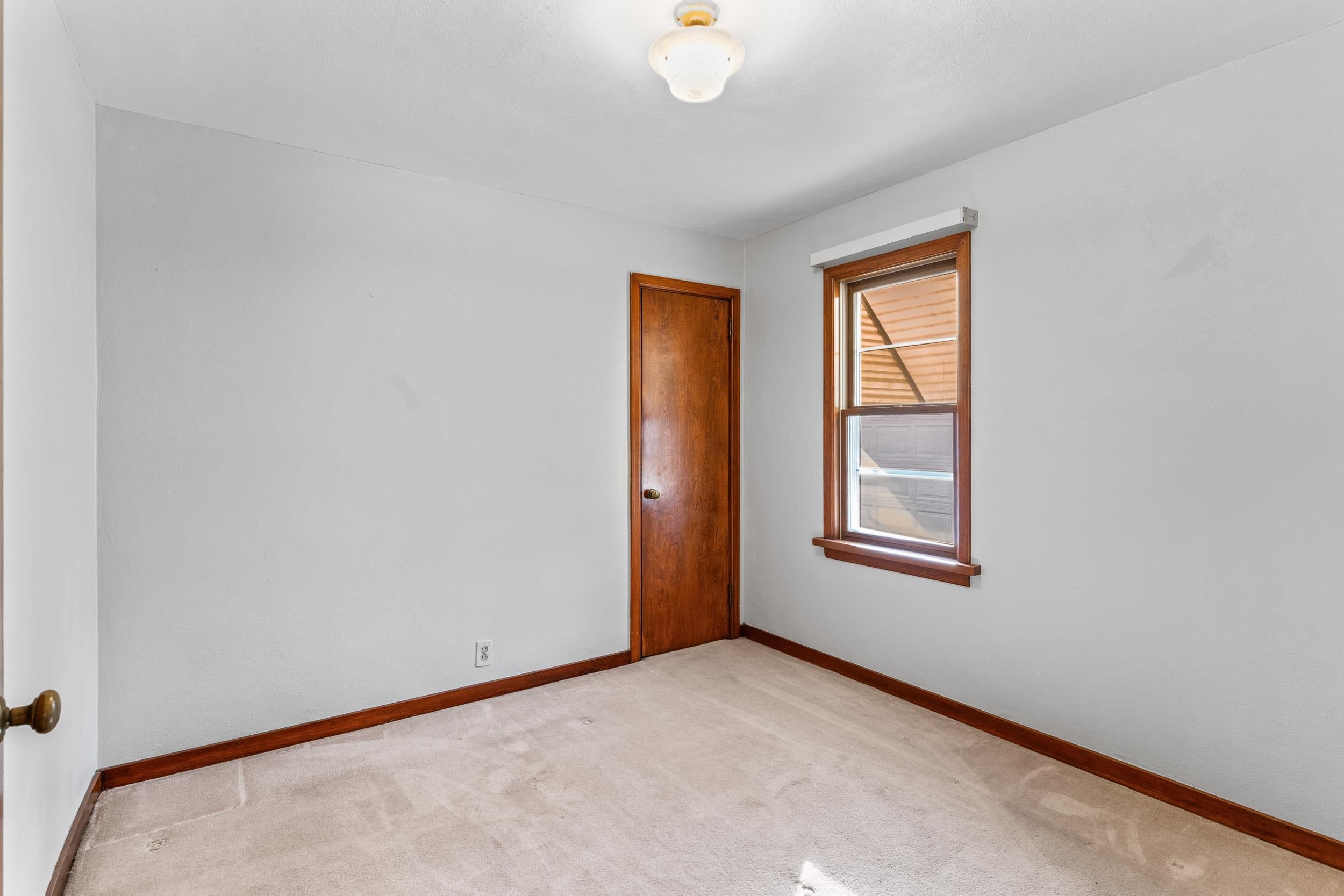 2007 North Division Street Appleton, WI 54911 - Photo 8 of 15