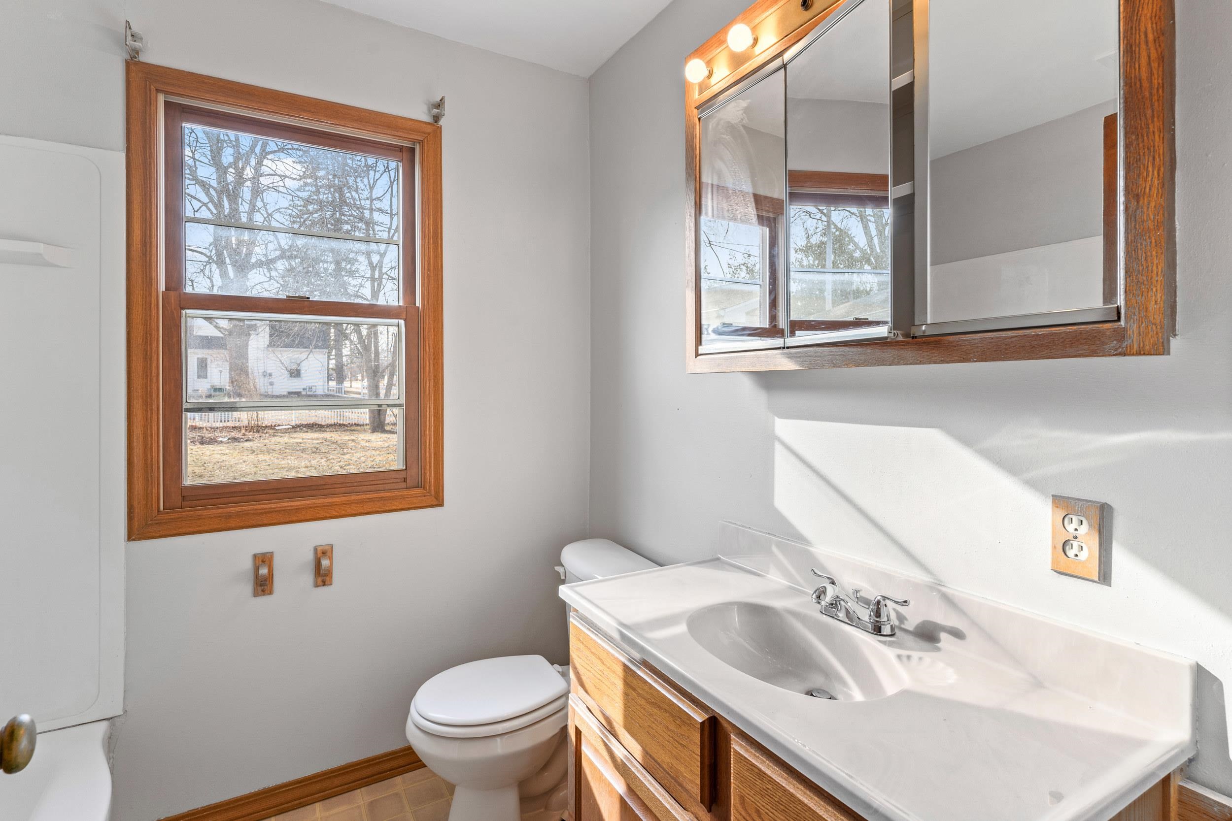 2007 North Division Street Appleton, WI 54911 - Photo 10 of 15