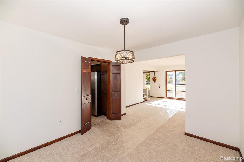 645 Lockmoore Court Rochester Hills, MI 48307 - Photo 10 of 56