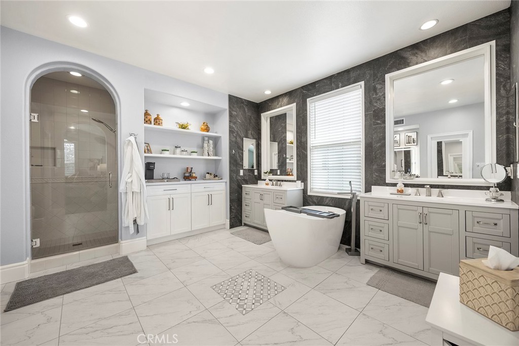 16 Kempton Lane Ladera Ranch, CA 92694 - Photo 33 of 60 Primary bathroom with separate shower and separate tub.