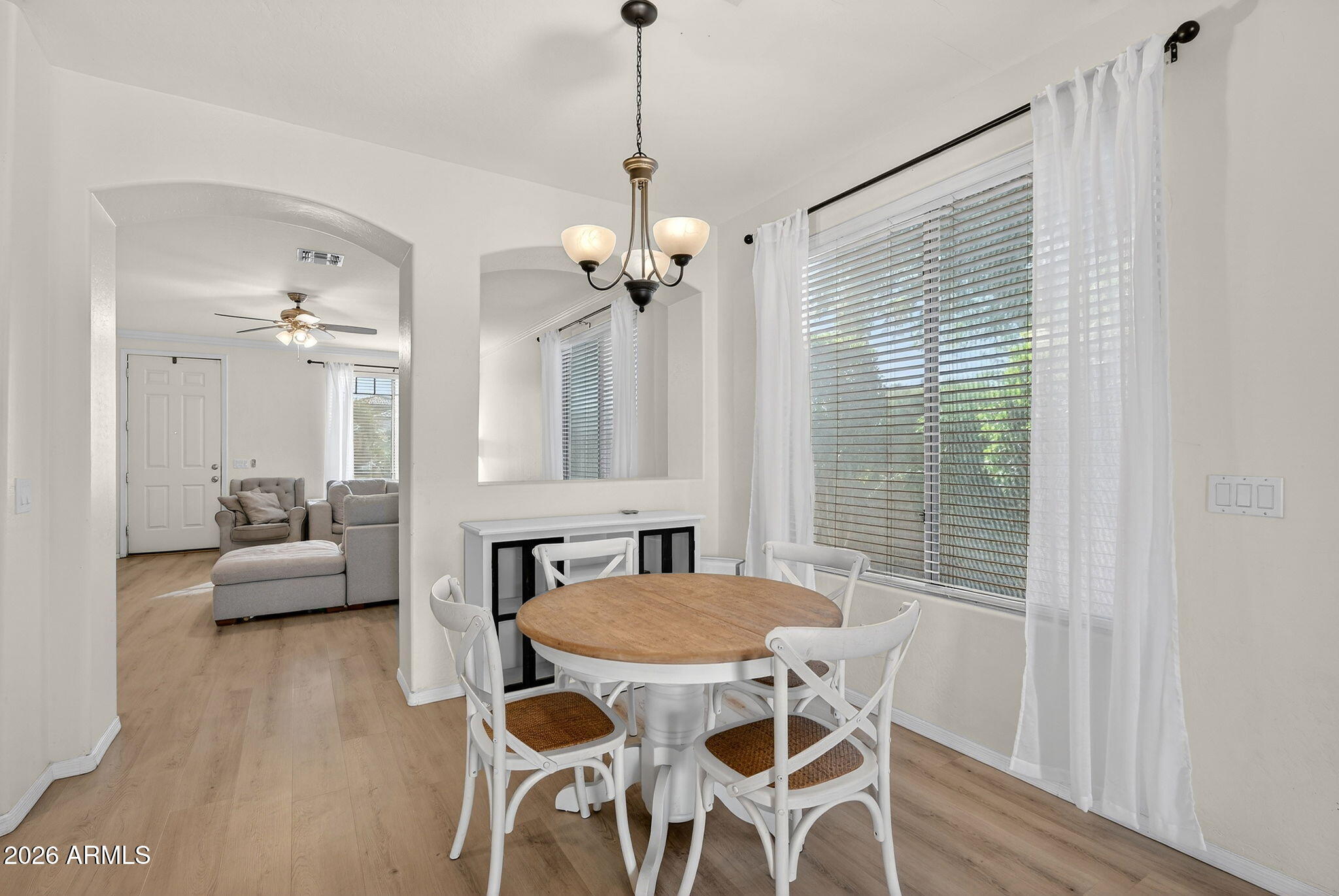 3234 East Lark Court Gilbert, AZ 85297 - Photo 8 of 29 10-web-or-mls-22-E Lark Ct