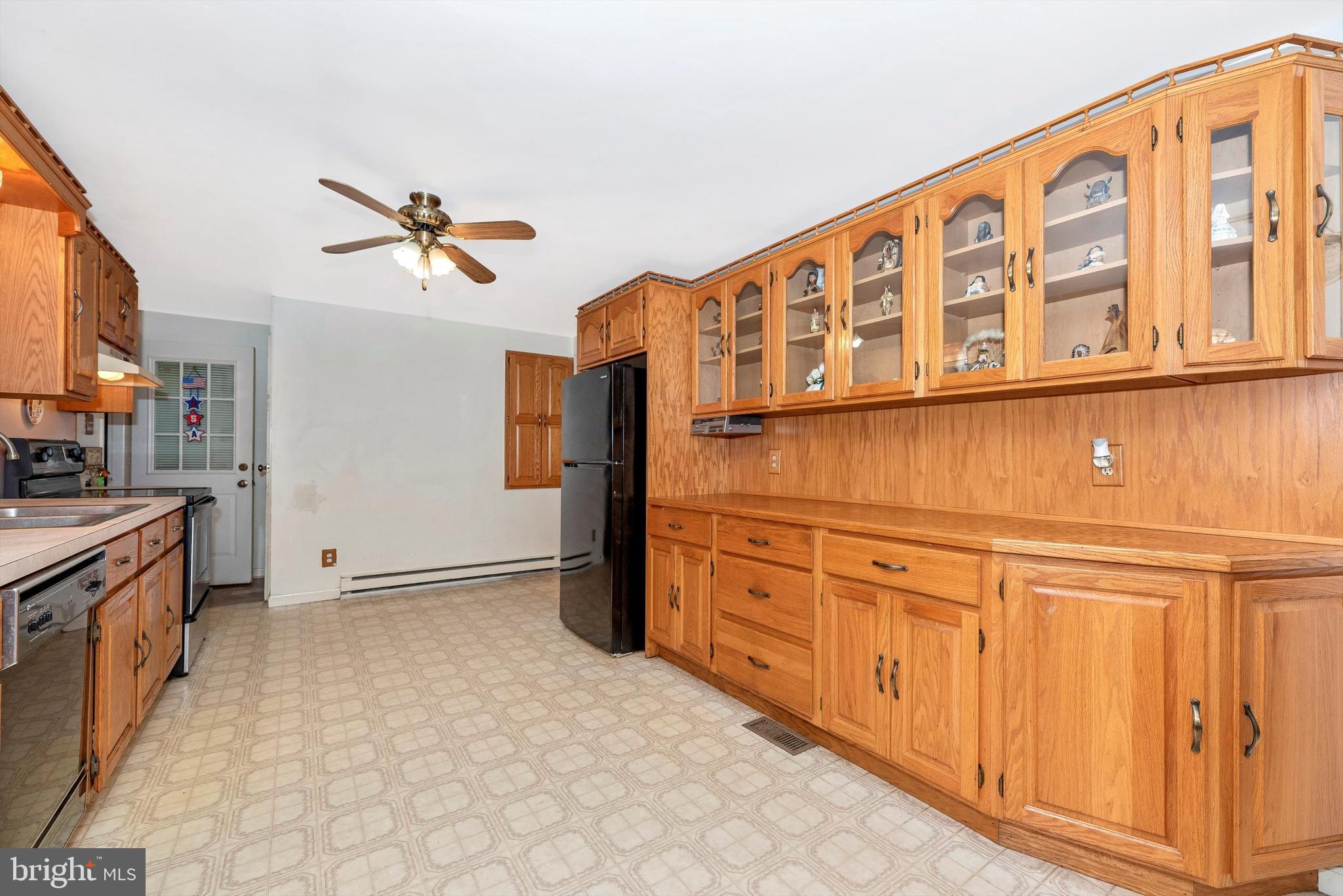 8434 Reno Monument Road Middletown, MD 21769 - Photo 5 of 44 Large Oak Kitchen