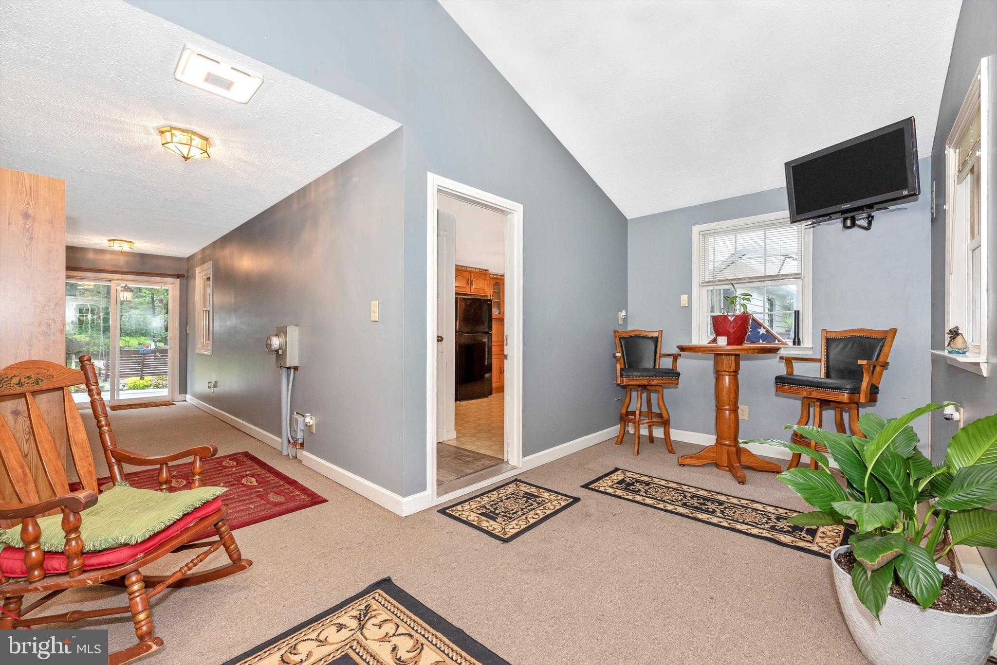 8434 Reno Monument Road Middletown, MD 21769 - Photo 8 of 44 Bonus Breezeway Space