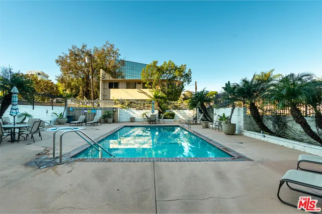 $549,900 | 1115 South Elm Drive, Unit 417, Los Angeles, CA 90035