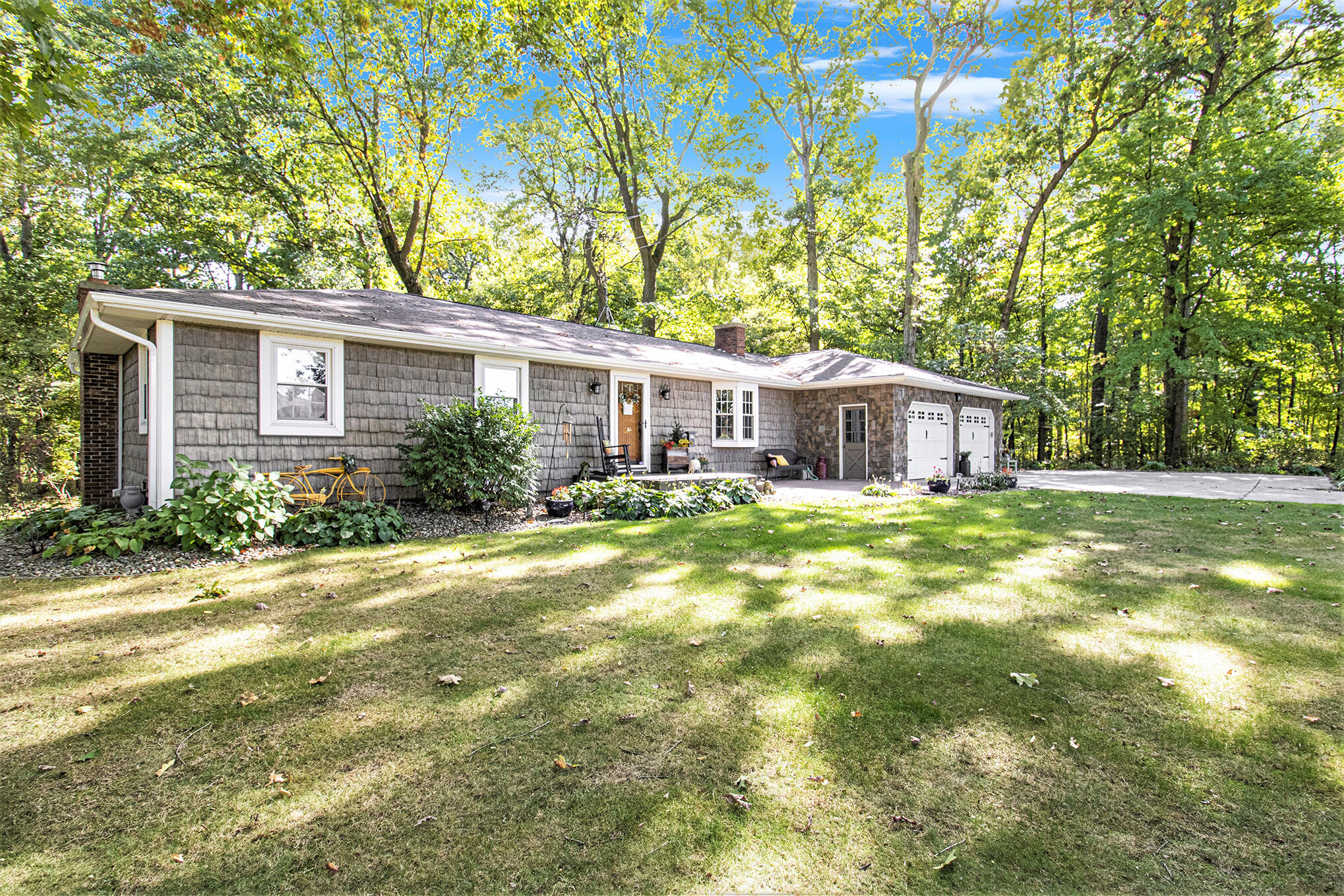 10975 Hankerd Road Pleasant Lake, MI 49272 - Photo 2 of 38 IMG_314 (5)