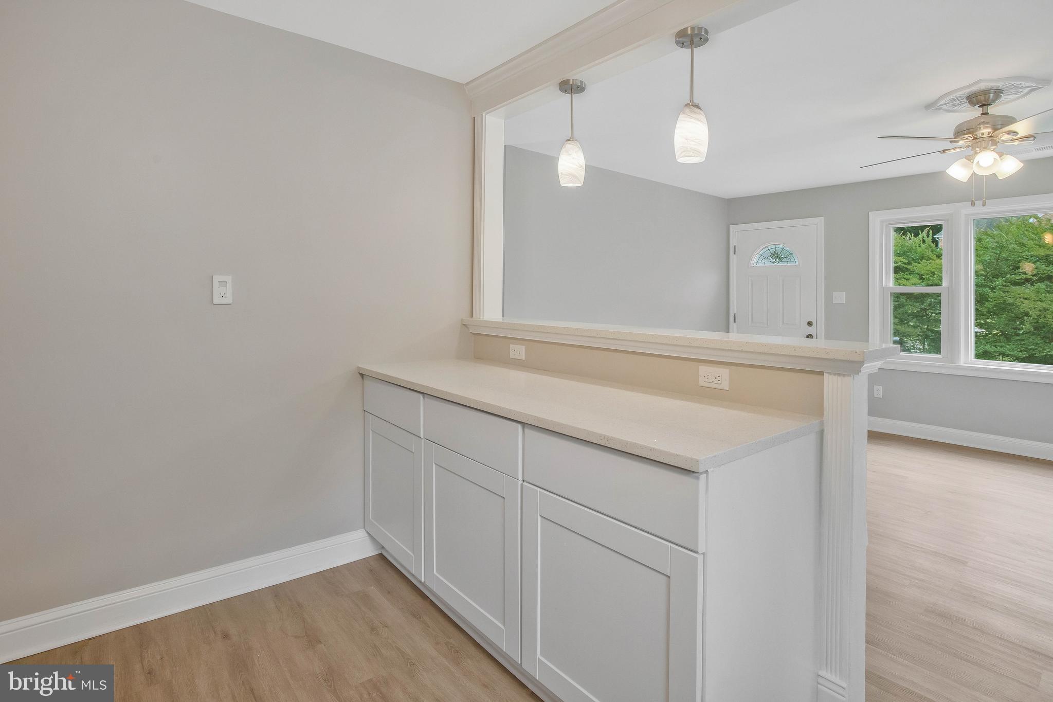 8320 Rolling Road Manassas, VA 20110 - Photo 7 of 30 Gallery Image 7