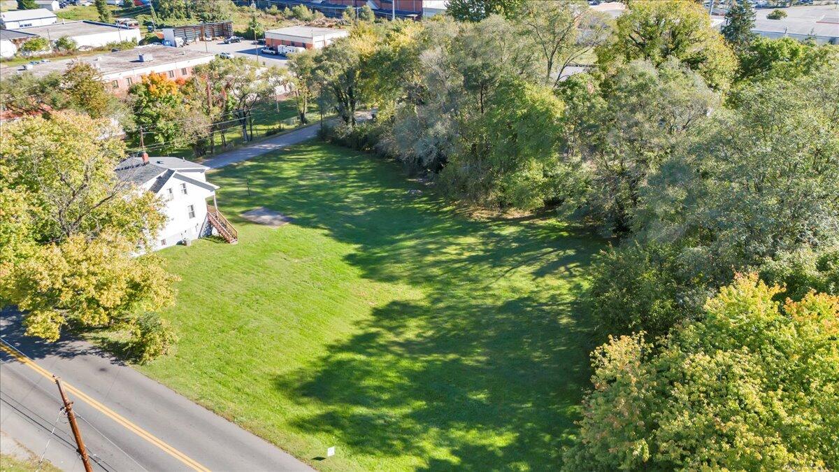 2-3 Plantation Road Northeast Roanoke, VA 24012 - Photo 6 of 13 a view of yard with green space