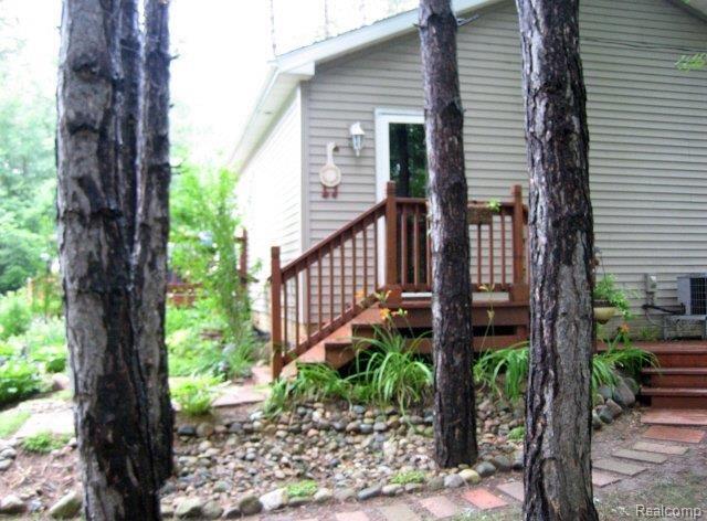 5282 Skelton Road Columbiaville, MI 48421 - Photo 3 of 25 Side Entry.JPG