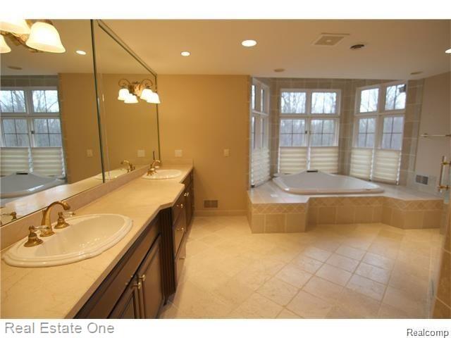 32400 Rock Ridge Lane Farmington Hills, MI 48334 - Photo 33 of 44