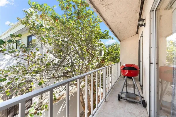 $370,000 | 6451 Elmwood Avenue, Unit H, Sarasota, FL 34231