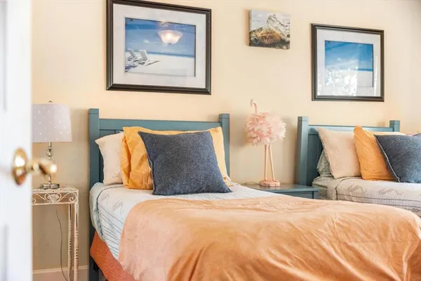 $370,000 | 6451 Elmwood Avenue, Unit H, Sarasota, FL 34231
