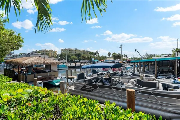 $370,000 | 6451 Elmwood Avenue, Unit H, Sarasota, FL 34231