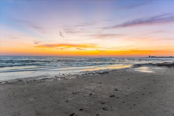 $370,000 | 6451 Elmwood Avenue, Unit H, Sarasota, FL 34231
