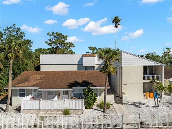 $370,000 | 6451 Elmwood Avenue, Unit H, Sarasota, FL 34231