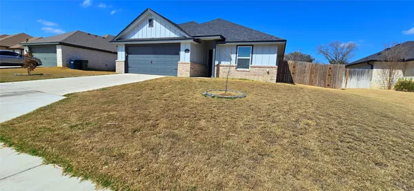 $2,095 | 136 Mike Warner Drive, Burnet, TX 78611