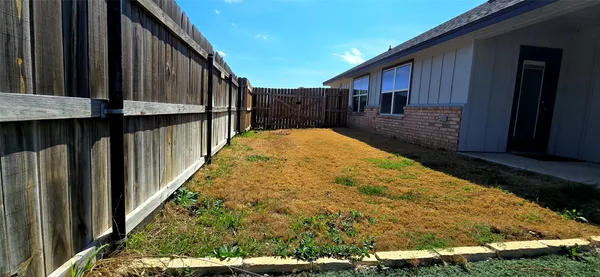 $2,095 | 136 Mike Warner Drive, Burnet, TX 78611