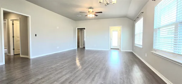 $2,095 | 136 Mike Warner Drive, Burnet, TX 78611