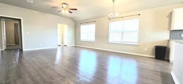 $2,095 | 136 Mike Warner Drive, Burnet, TX 78611