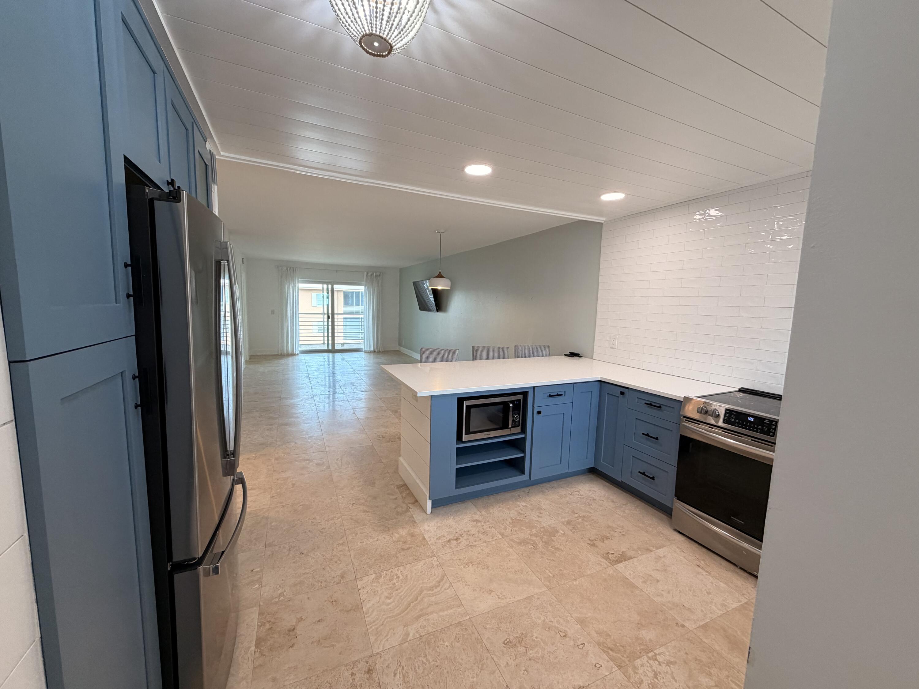 308 Golfview Road, Unit PH03 North Palm Beach, FL 33408 - Photo 2 of 16 IMG_3519