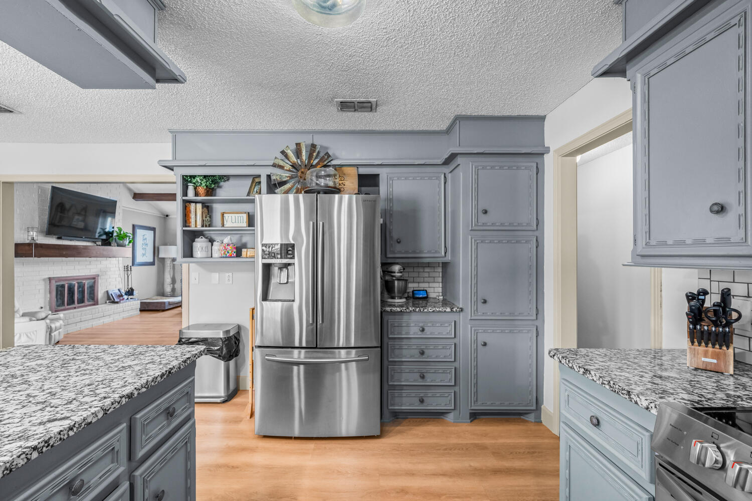 5402 89th Street Lubbock, TX 79424 - Photo 13 of 42 5402 89th St interiors blurred-17