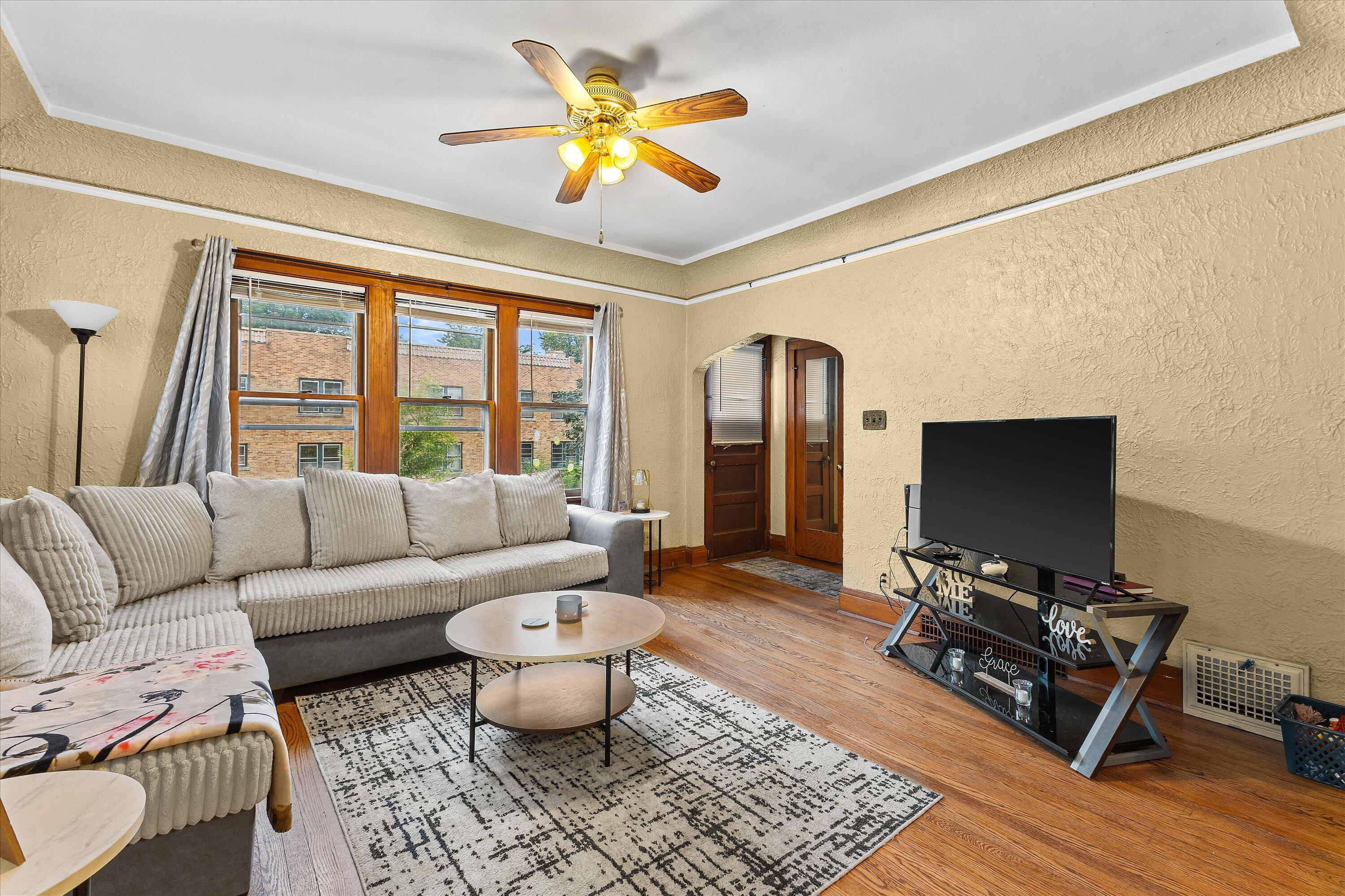226 East Smith Street, Unit 228 Milwaukee, WI 53207 - Photo 15 of 39 Family Room-Upper