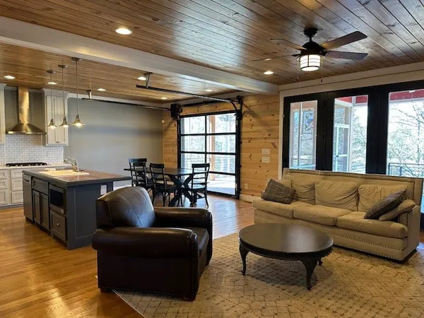 $1,099,000 | 171 Cypress Point Drive, Winchester, TN 37398