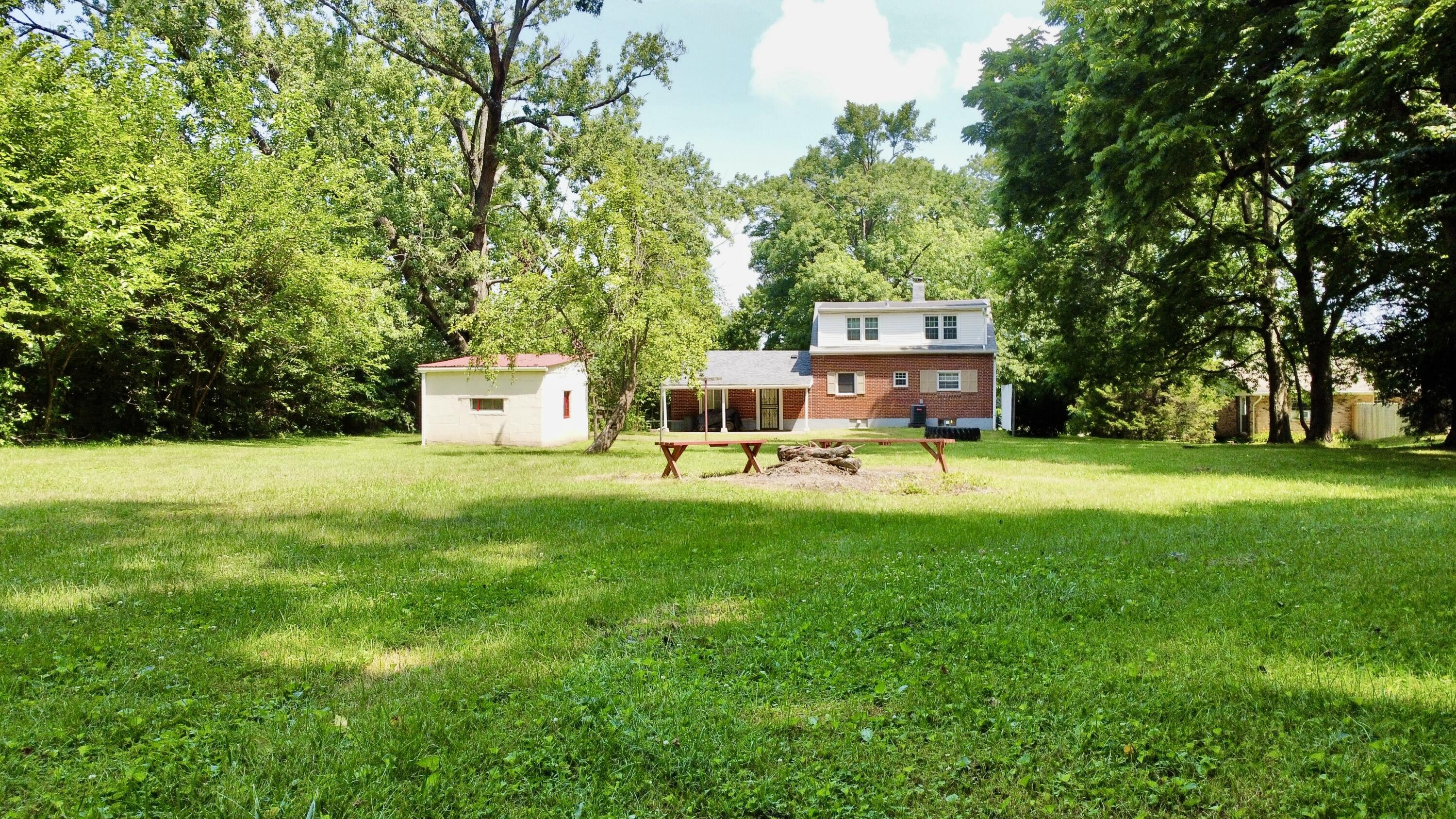 2763 Dayton Springfield Road Springfield, OH 45506 - Photo 4 of 25 Back of House