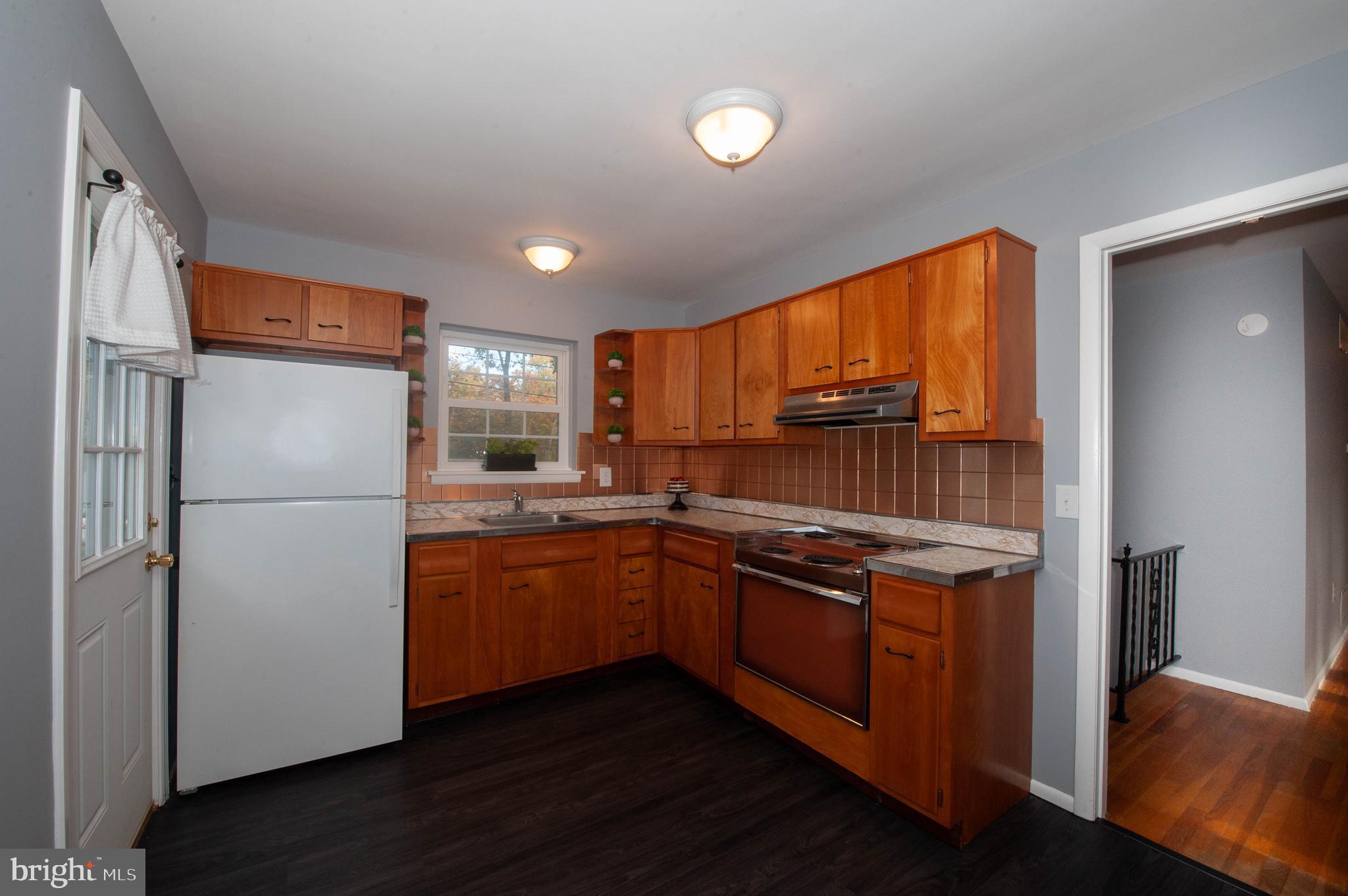 825 Danza Road Severn, MD 21144 - Photo 4 of 32 Gallery Image 4