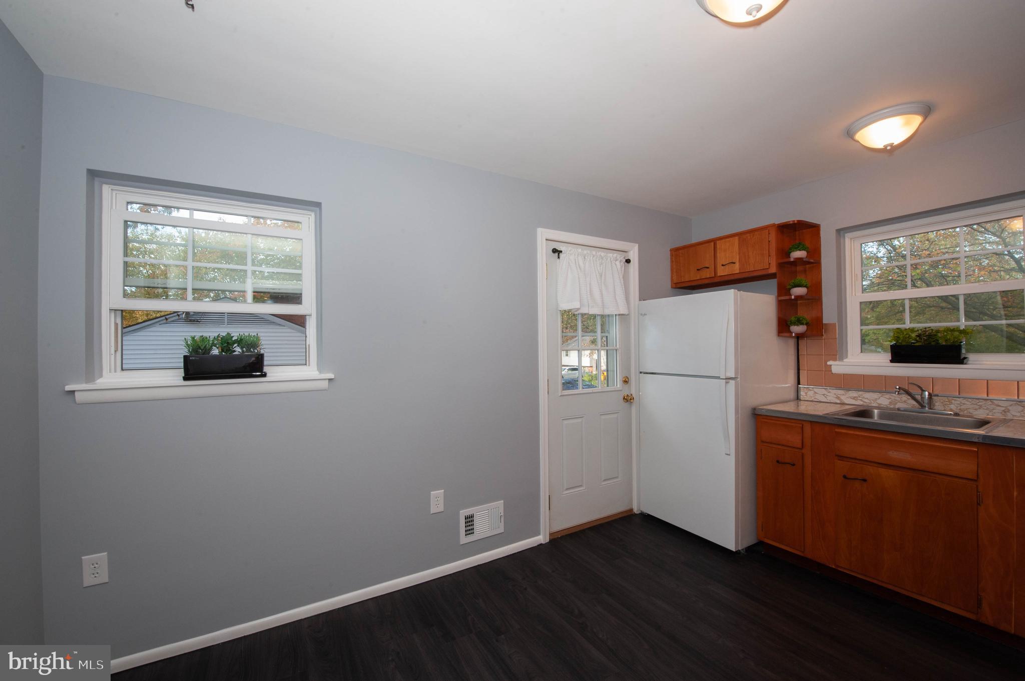825 Danza Road Severn, MD 21144 - Photo 6 of 32 Gallery Image 6