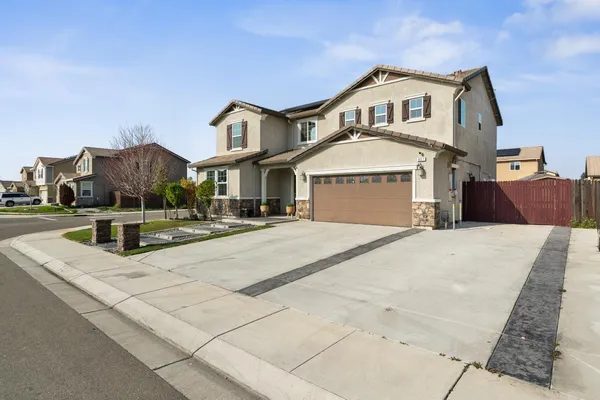 $776,000 | 607 Mono Street, Manteca, CA 95337