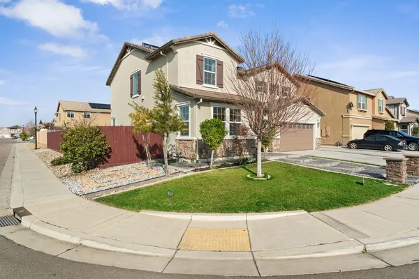 $776,000 | 607 Mono Street, Manteca, CA 95337