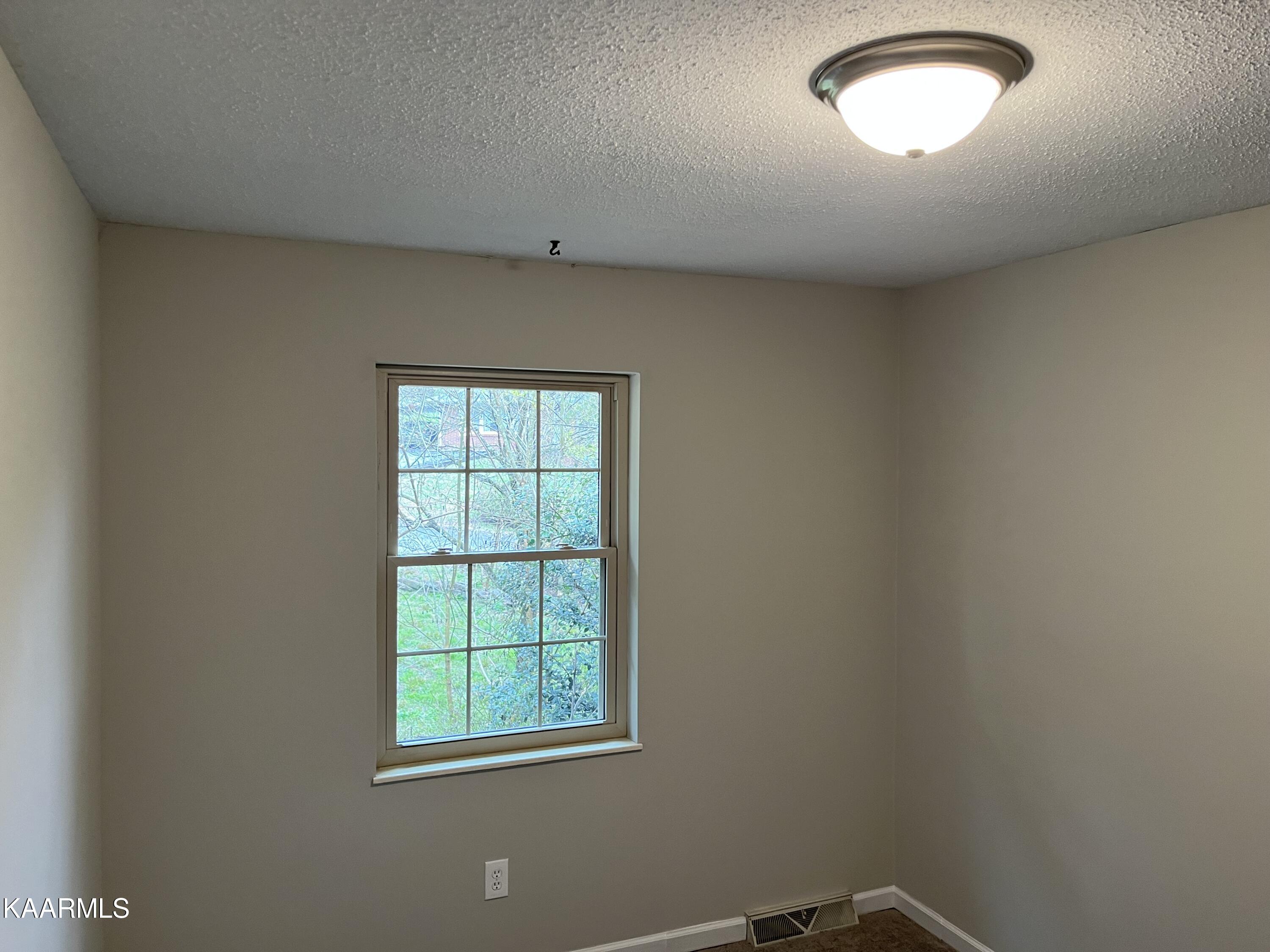 351 Walnut Valley Road Clinton, TN 37716 - Photo 12 of 23 12