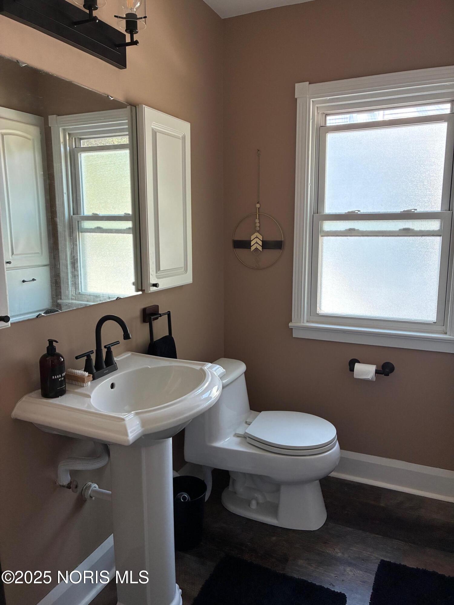 4318 Bellevue Road Toledo, OH 43613 - Photo 13 of 39 image8