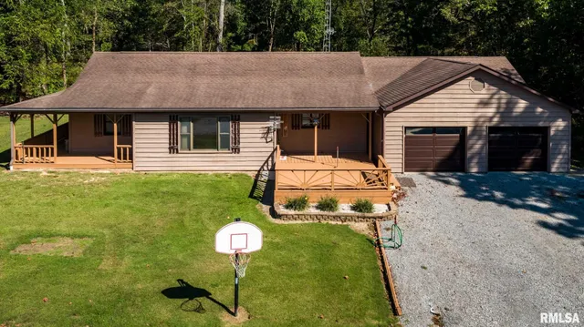 $260,000 | 870 Allen Road, Galatia, IL 62935