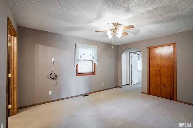 $260,000 | 870 Allen Road, Galatia, IL 62935