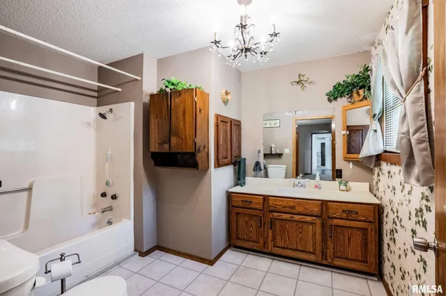 $260,000 | 870 Allen Road, Galatia, IL 62935