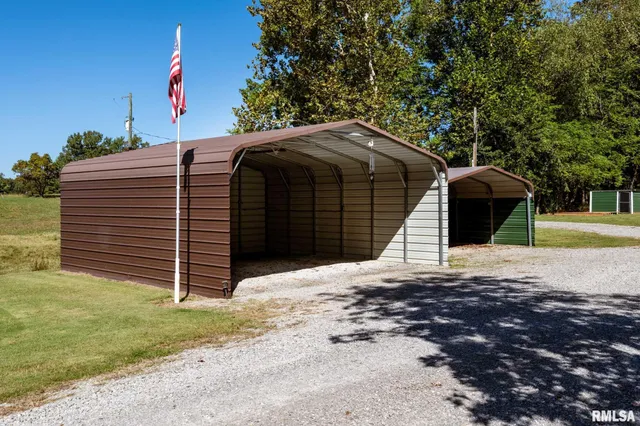 $260,000 | 870 Allen Road, Galatia, IL 62935