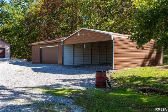 $260,000 | 870 Allen Road, Galatia, IL 62935