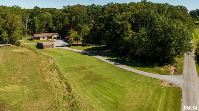 $260,000 | 870 Allen Road, Galatia, IL 62935