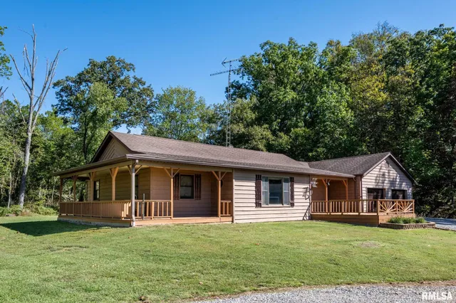 $260,000 | 870 Allen Road, Galatia, IL 62935
