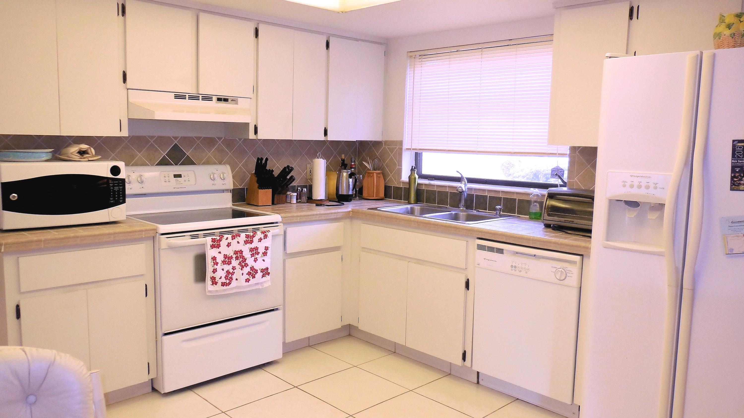 18090 Grove Avenue Boca Raton, FL 33498 - Photo 11 of 38 DSCN8055