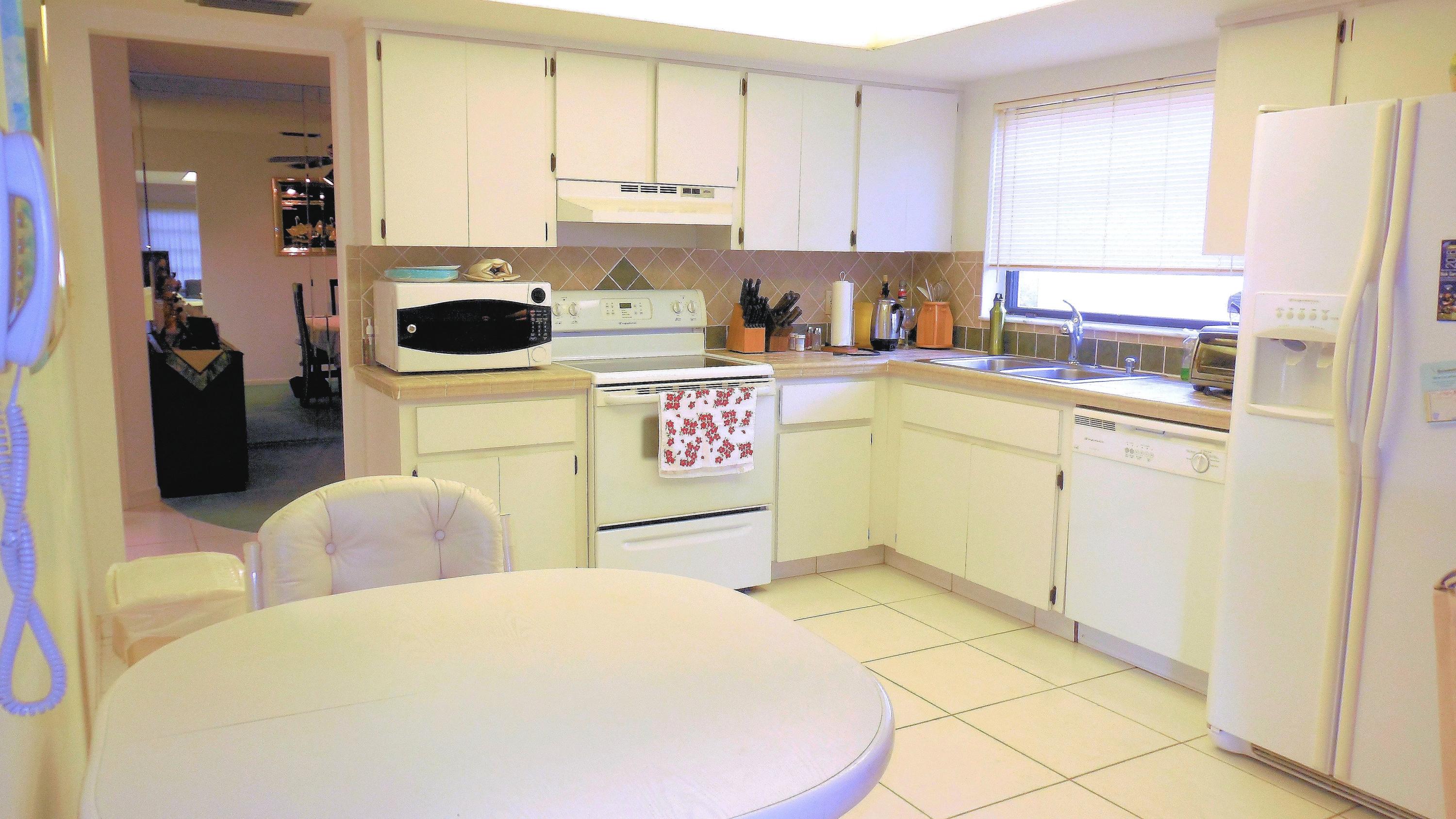 18090 Grove Avenue Boca Raton, FL 33498 - Photo 10 of 38 DSCN8054