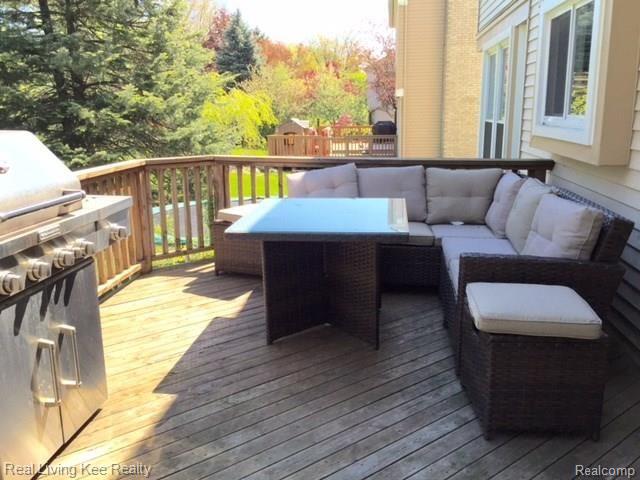 2344 Pleasant View Drive Rochester, MI 48306 - Photo 14 of 15 FullSizeRender (8).jpg
