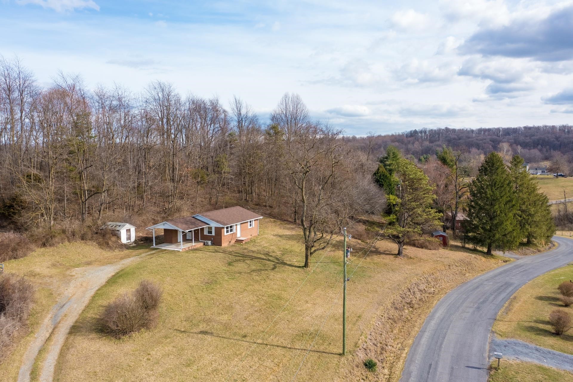 8318 Winestore Road Timberville, VA 22853 - Photo 5 of 33 a view of a city