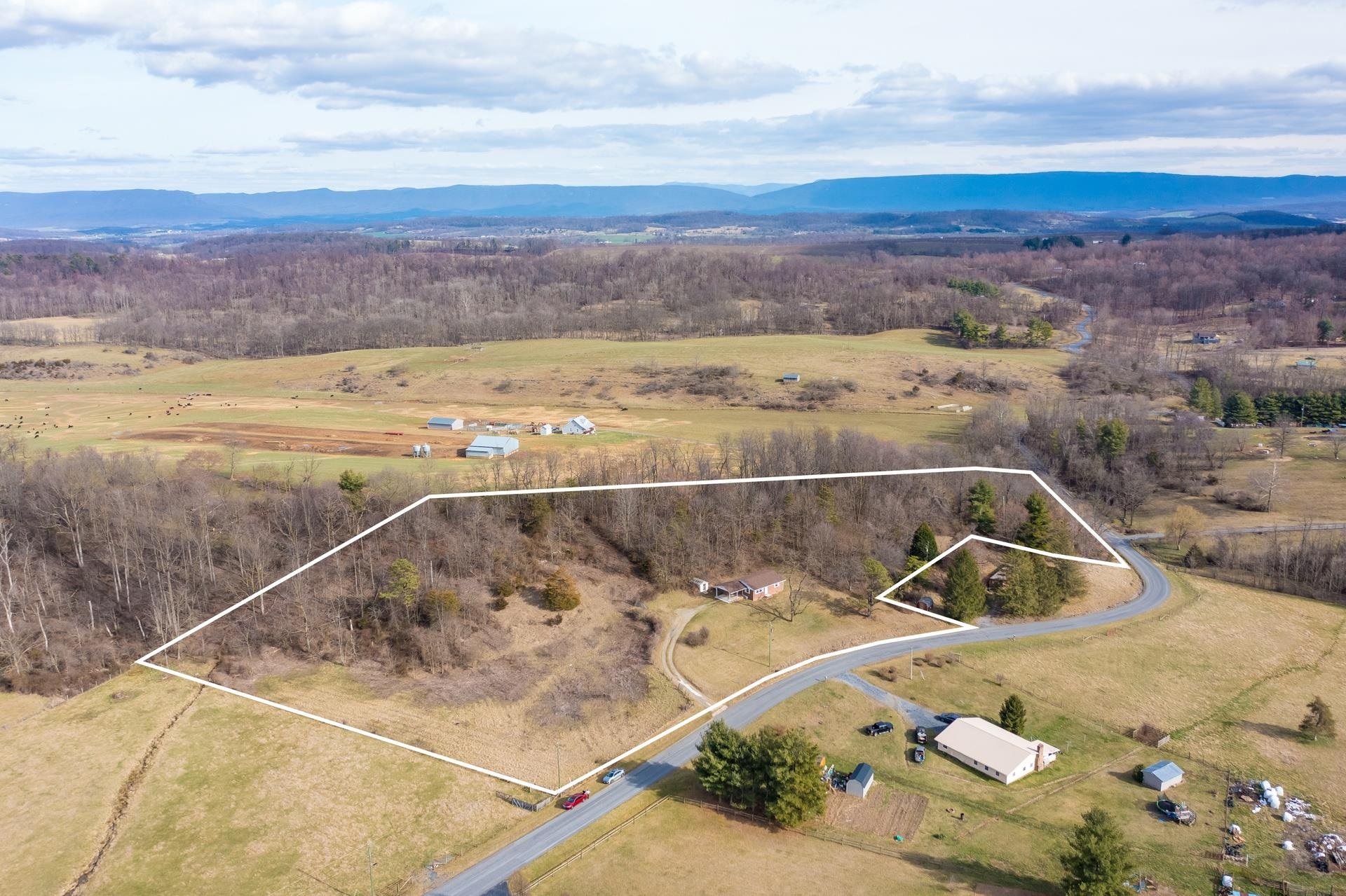 8318 Winestore Road Timberville, VA 22853 - Photo 8 of 33 a view of a swimming pool and an ocean