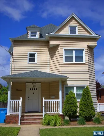 $2,950 | 52 Donaldson Avenue, Unit 2, Rutherford, NJ 07070