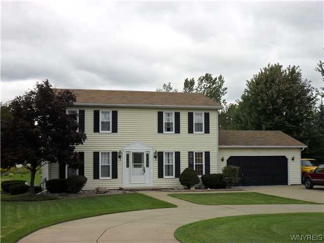 4423 Beach Ridge Road Pendleton, NY 14094 - Photo 1 of 1 Exterior Front