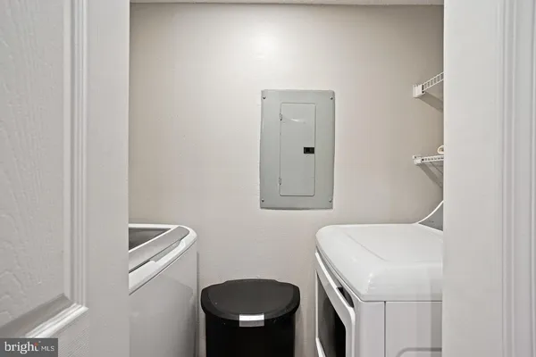 $2,100 | 1504 Lincoln Way, Unit 309, McLean, VA 22102